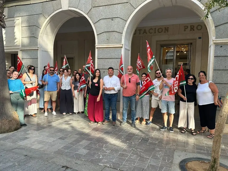 Foto de la concentración previa a la moción