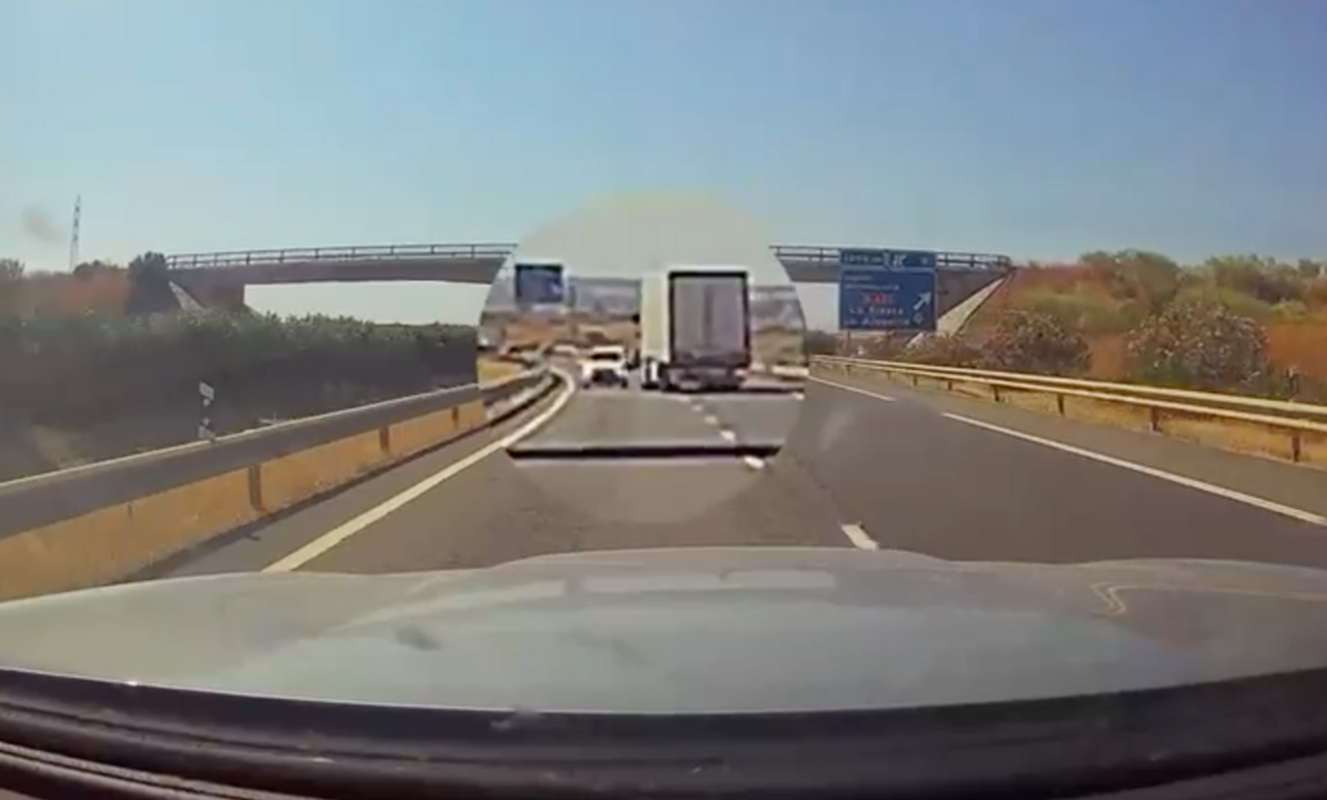 Conductora en dirección contraria.