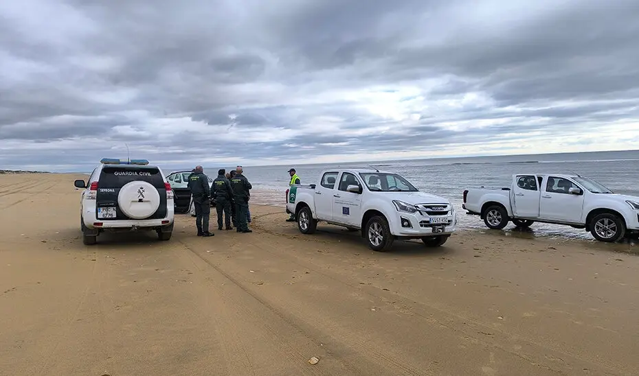 Efectivos del Seprona durante una de sus actuaciones de vigilancia y control.
/ Fotografía: Junta de Andalucía.