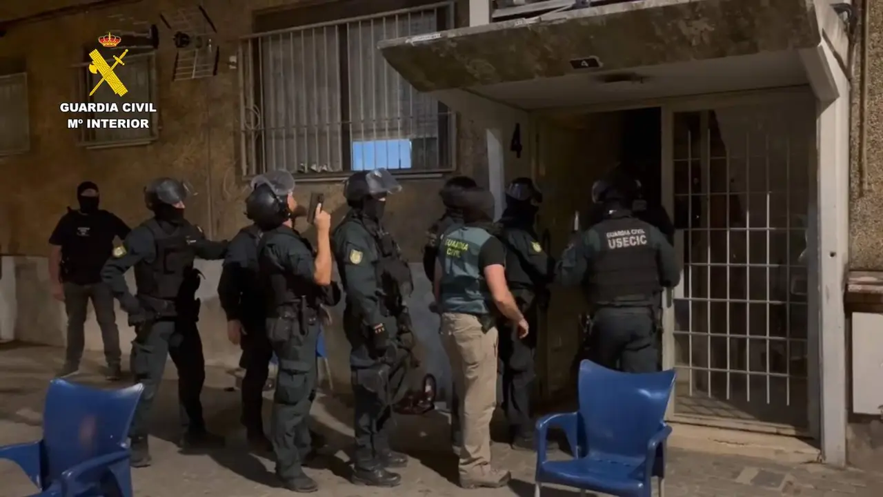 La Guardia Civil desarticula en Huelva un grupo criminal especializado en el robo de armas largas en fincas rurales