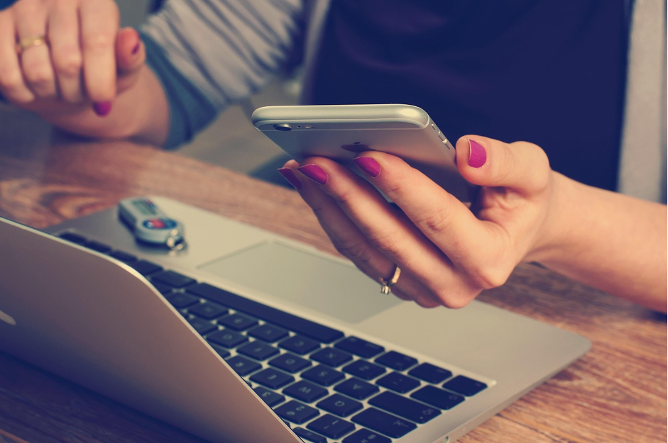 Cómo los residentes de Huelva leen noticias online en esta era digital