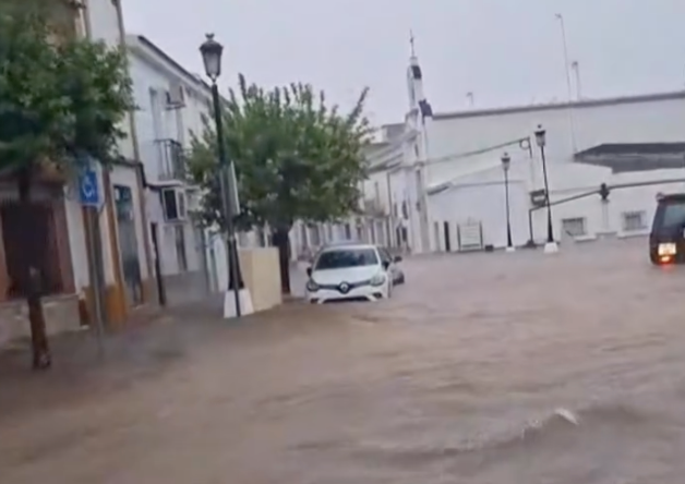 Algunas imágenes de as inundaciones en Almonte.