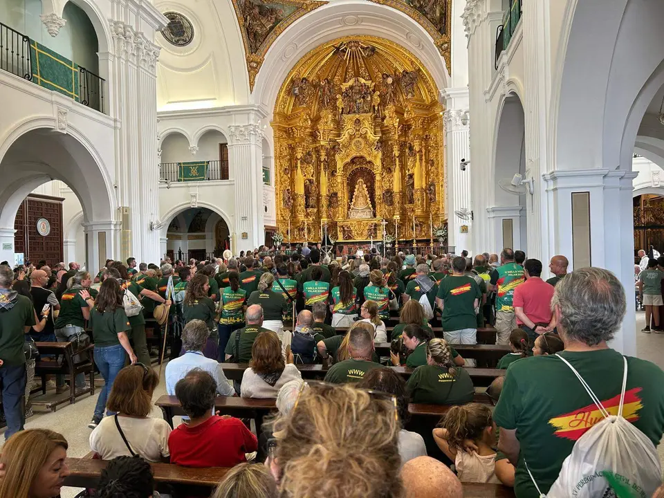 Peregrinación de la Guardia Civil de la comandancia de Huelva a la ermita del Rocío