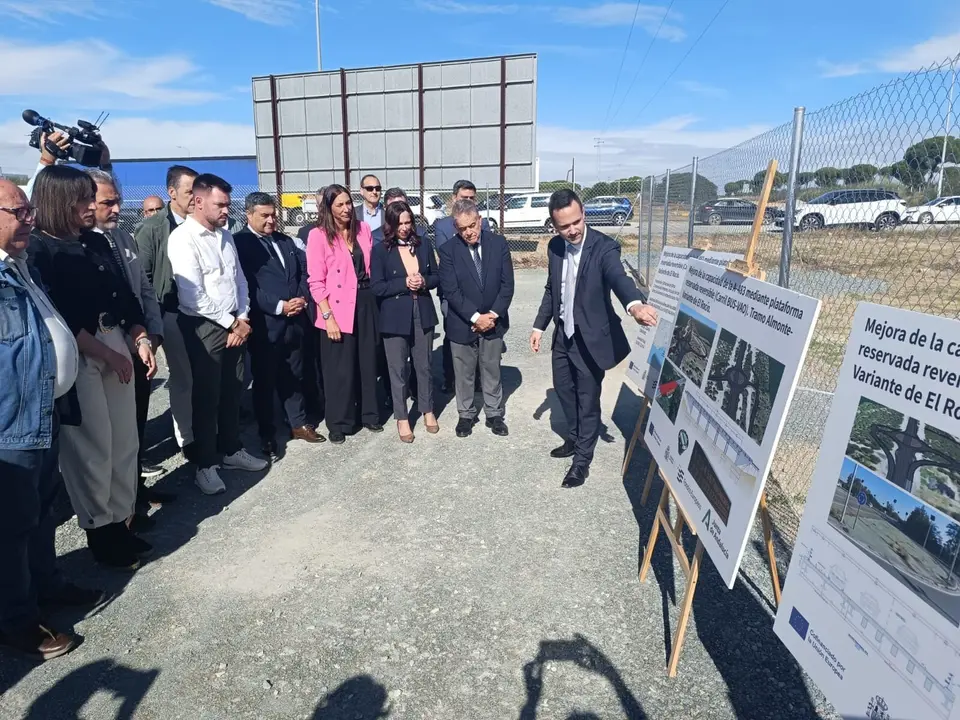 La Junta inicia las obras del tercer carril en la A-483 entre Almonte y El Rocío con una inversión de 28 millones