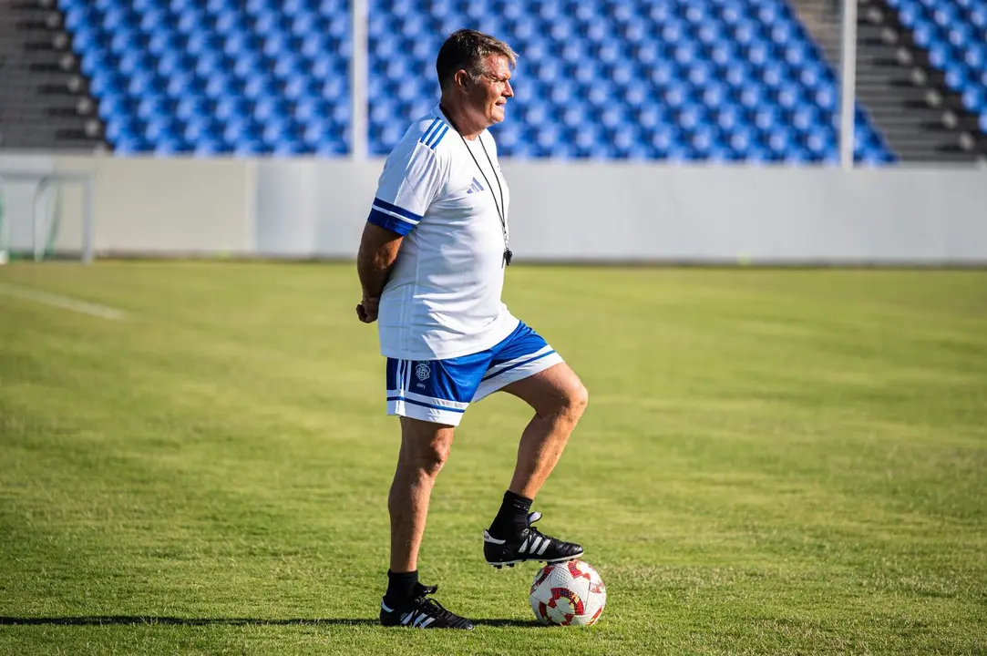 Pedro Morilla ha sido cesado como entrenador del Recreativo