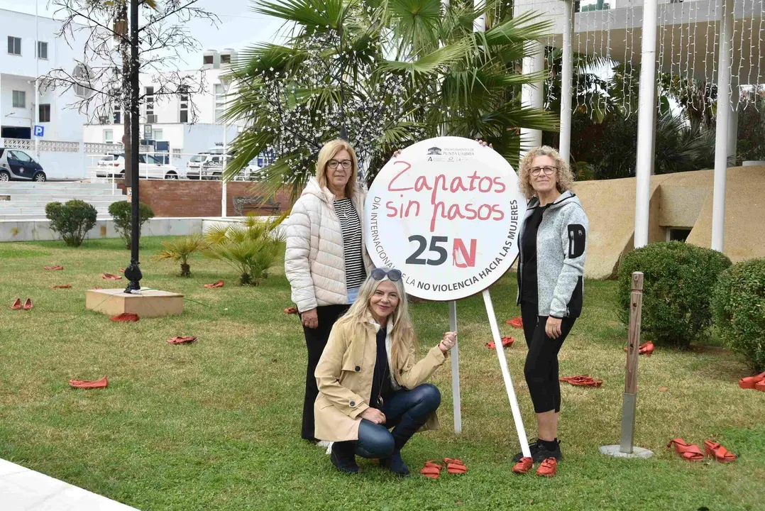 Exposición Zapatos Rojo de Punta Umbría.
