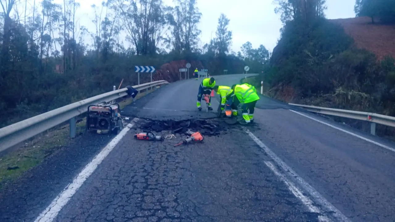 Carretera entre Santa Barbara y Rosal de la Frontera.