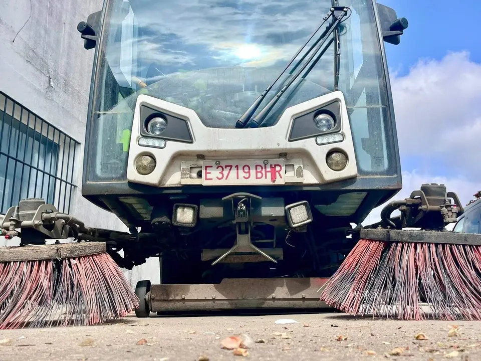 Limpieza en Valverde del Camino.