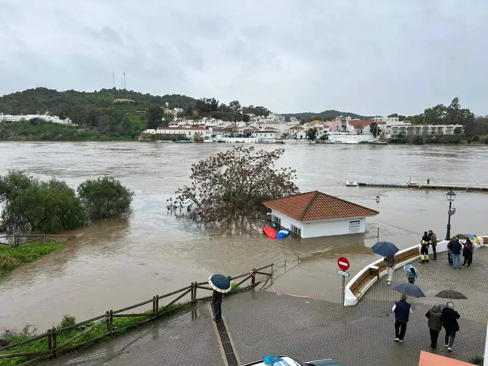 El r&iacute;o Guadiana a su paso por Sanl&uacute;car.