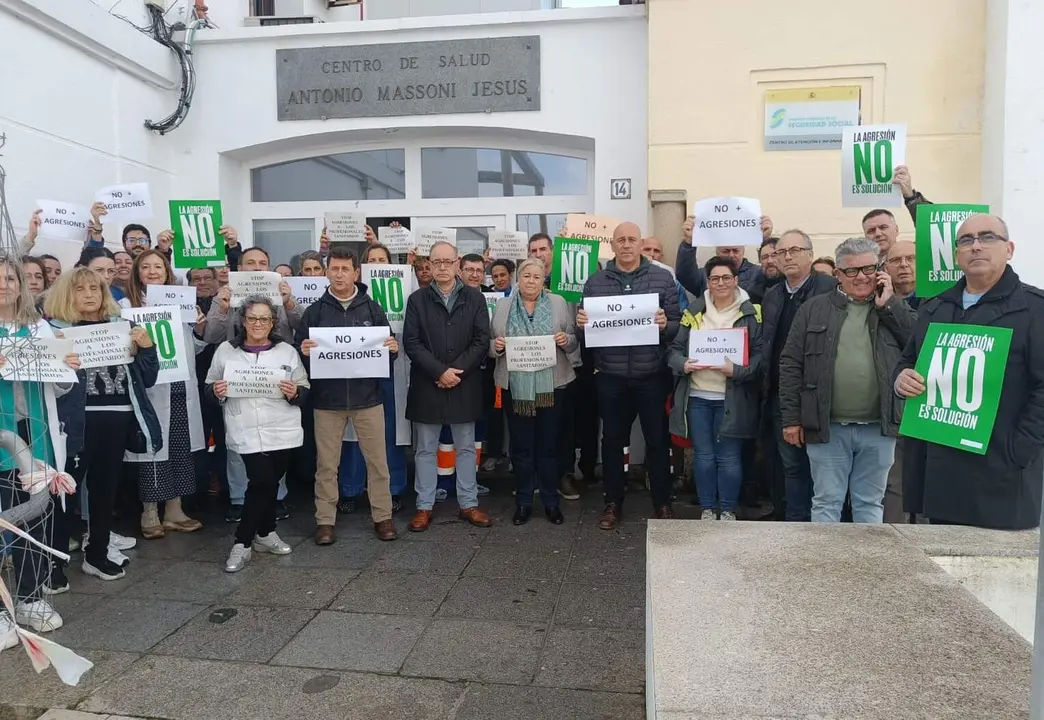 Concentraci&oacute;n por la agresi&oacute;n sufrida en Ayamonte