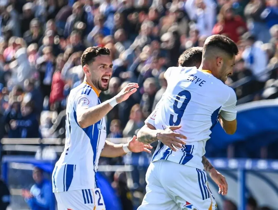 El Recre celebra uno de sus goles al Yeclano