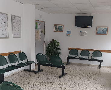 Una sala de espera vac&iacute;a.