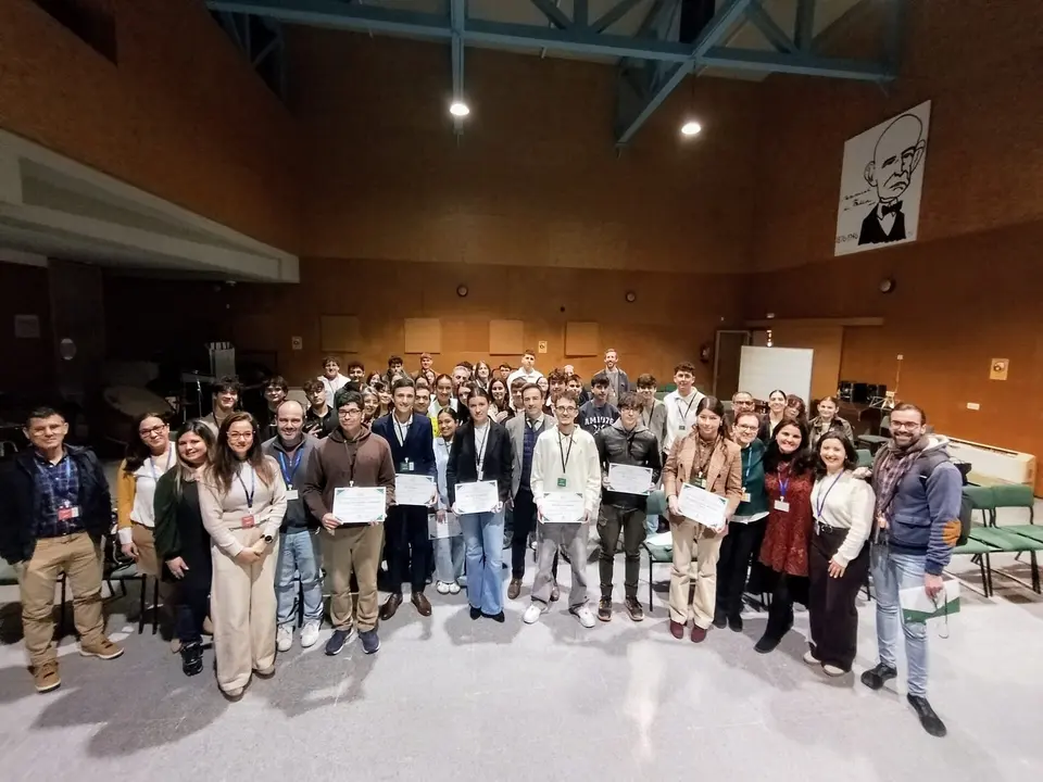 El IES Do&ntilde;ana y el IES Alto Conquero ganan la fase provincial del Torneo de Debate Educativo en ingl&eacute;s y franc&eacute;s