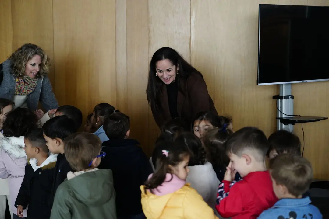 M&aacute;s de 700 escolares de Almonte disfrutan del teatro con la obra de t&iacute;teres &ldquo;Bobo&rdquo;