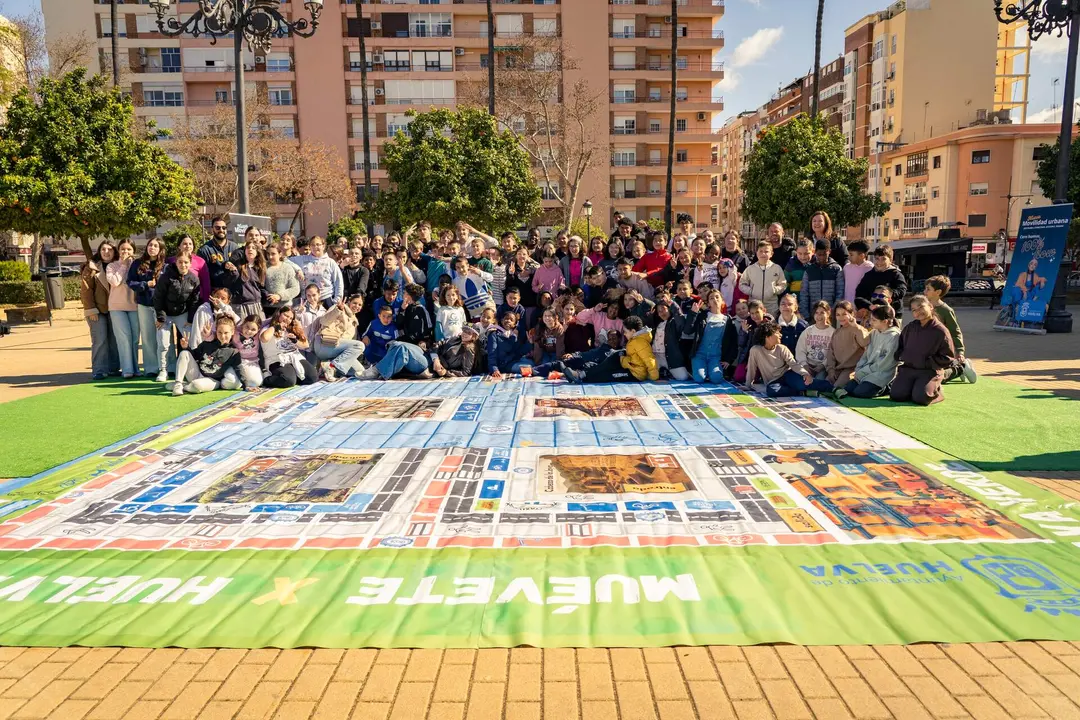 Mu&eacute;vete Por Huelva