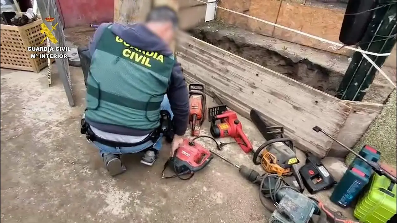 505eb000-afe5-4a8a-b71b-8ebc0c6d14dc