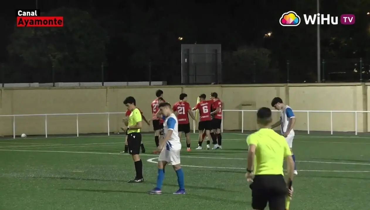 Los juveniles del Ayamonte CF celebrando uno de sus goles