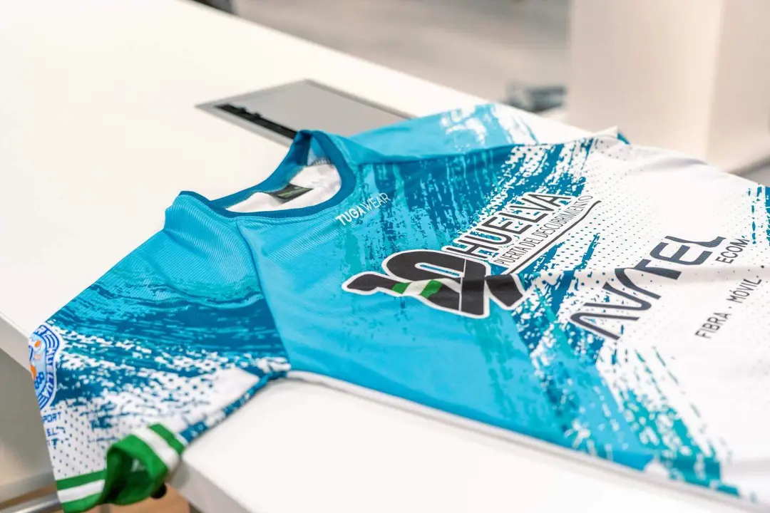 La camiseta de la 10K Huelva Avatel.
