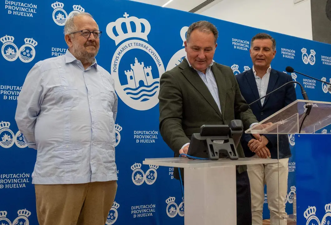 Momento en el que le comunican el premio al ganador mediante una llamada