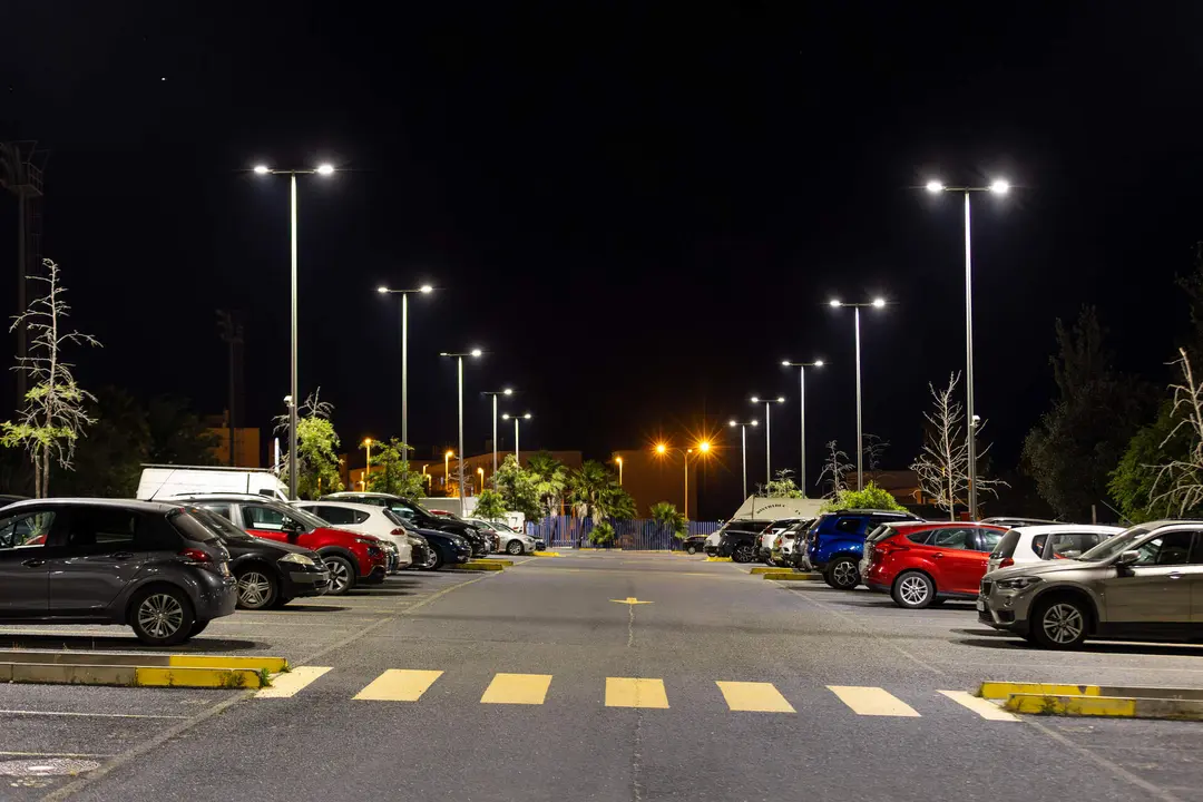 Parking del Hospital Juan Ram&oacute;n Jim&eacute;nez.