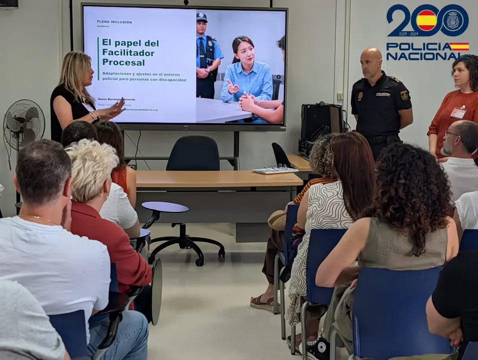 Polic&iacute;a Nacional
