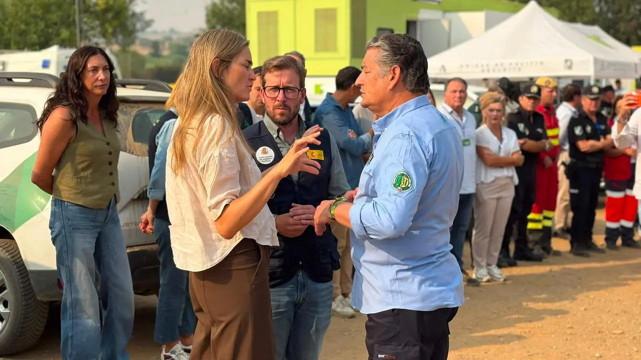 El Gobierno avisa: &ldquo;La situaci&oacute;n sigue siendo complicada&rdquo; en el incendio de Niebla