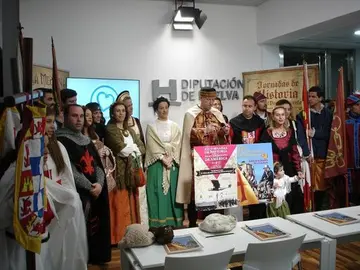 Carmelo Romero presenta la Feria Medieval del Descubrimiento en la Diputación de Huelva. / D. H.