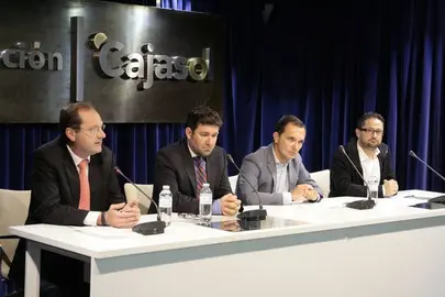 Fotografo . Alex Fern&aacute;ndez Presentacion Espacio Knowmads