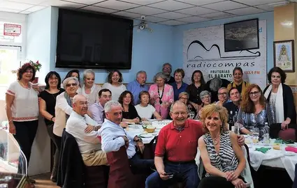 Voluntarios del Teléfono de la Esperanza en un acto antes de la pandemia
