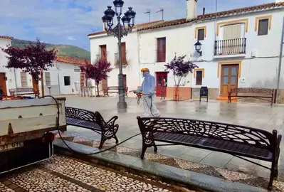 Tareas de desinfección en Jabugo