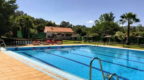 Piscina municipal de Galaroza.