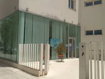 Ventanales en la zona de expedición del DNI.