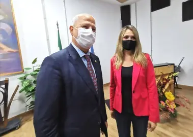 María Ponce, junto al consejero Imbroda.