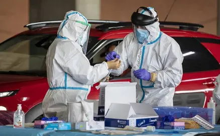 La vacunación logra arrinconar al Covid