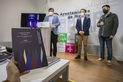Momento de la presentaci&oacute;n del libro