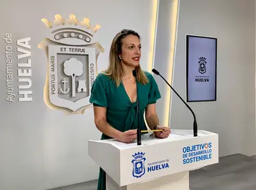 M.J. Pulido, e la rueda de prensa.