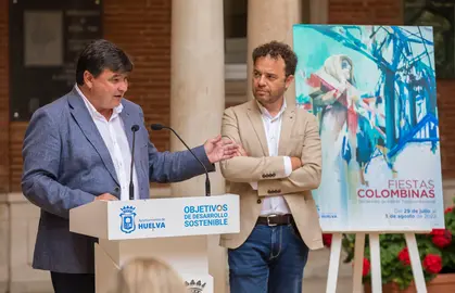 El alcalde, Gabriel Cruz, junto al concejal de Cultura, Daniel Mantero.