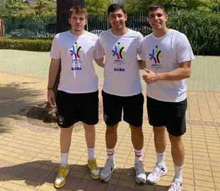 Cebolla, Ristori y García-Quilez, jugadores del Ciudad de Huelva.