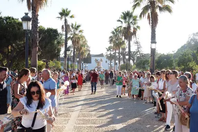 Una imagen del traslado de la Virgen.