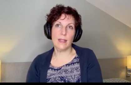 Voz de Siri pidiendo el AVE para Huelva