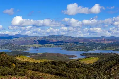 Pantano de Aracena, sin conexión con Aracena y toda la Sierra.