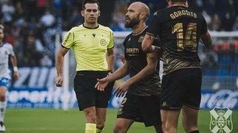 Alejandro González en un partido.