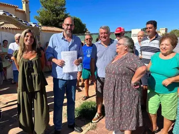 DCD3C3B6-20C7-4603-A5F5-D5A34FC6BB6F