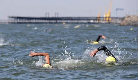 Triatlon en el Puerto de Huelva, actividad social y deportiva.