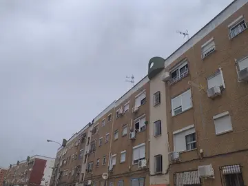 Castilletes peligrosos en la barriada del Torrej&oacute;n de la capital onubense.