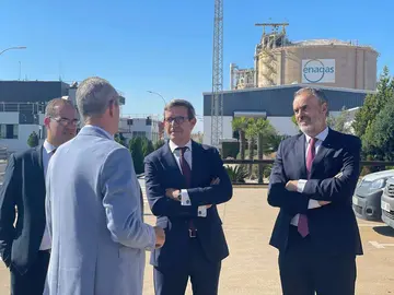 Visita del consejero al Polo Químico.