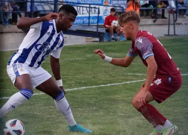 El Recre en acción contra el filial amarillo.