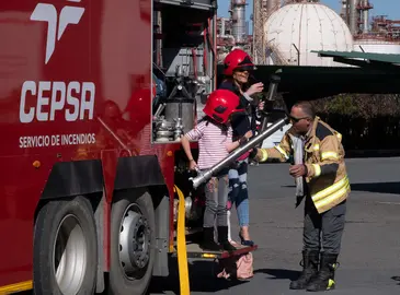 Jornada de "puertas abiertas" en  la planta de la Rábida en Palos de la Frontera