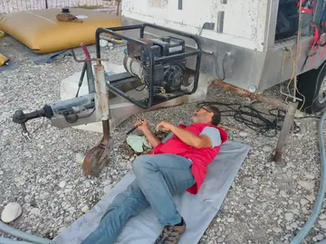 Manuel Canelo colaborando con el Equipo Internacional de Cruz Roja