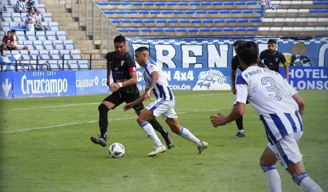 Ataca el Recreativo.